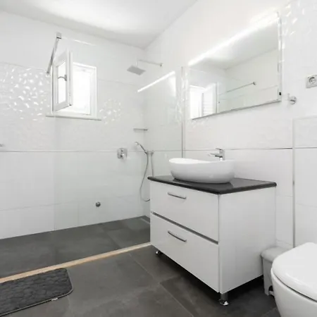 فيلة Vanilla By Guide بريسبا